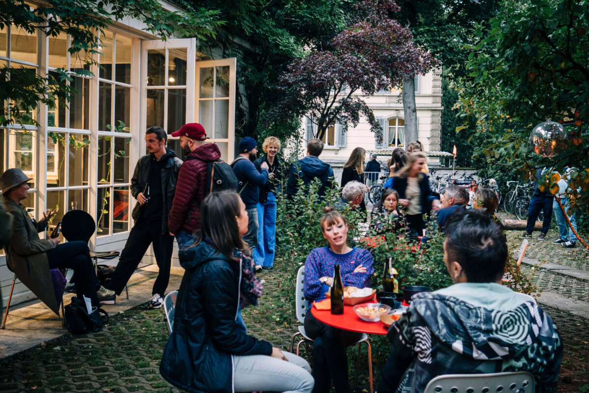 Afterwork Büro a+o mit Ausstellung von Rachel Bühlmann