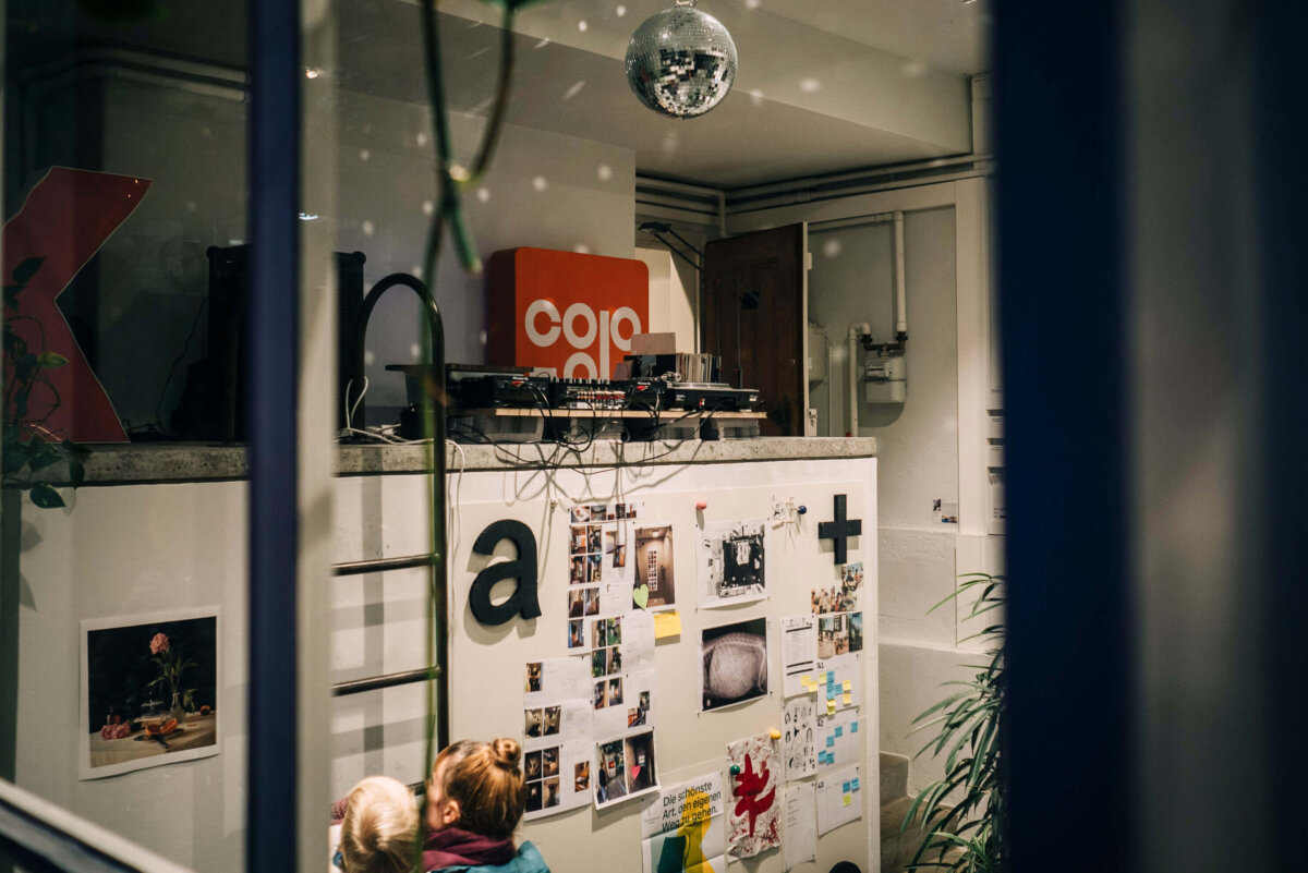 Afterwork Büro a+o mit Ausstellung von Rachel Bühlmann